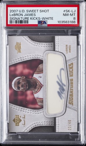 2007 UD SWEET SHOT SIG KICKS WHITE #SK-LJ LEBRON JAMES 22/40 PSA 8 AUTO