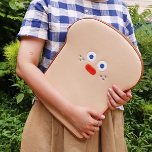 bread ipad pouch