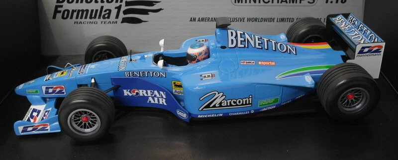 Minichamps 1/18 Scale diecast - 183 000111 Benetton Playlife B200 J. Button - Photo 2/4