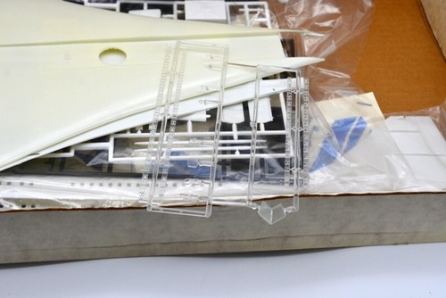 CONCORDE SUPERSONIC AIRLINER PLASTIC MODEL KIT, 1/100 SCALE, 23" LONG, MADE USA - Picture 14 of 17