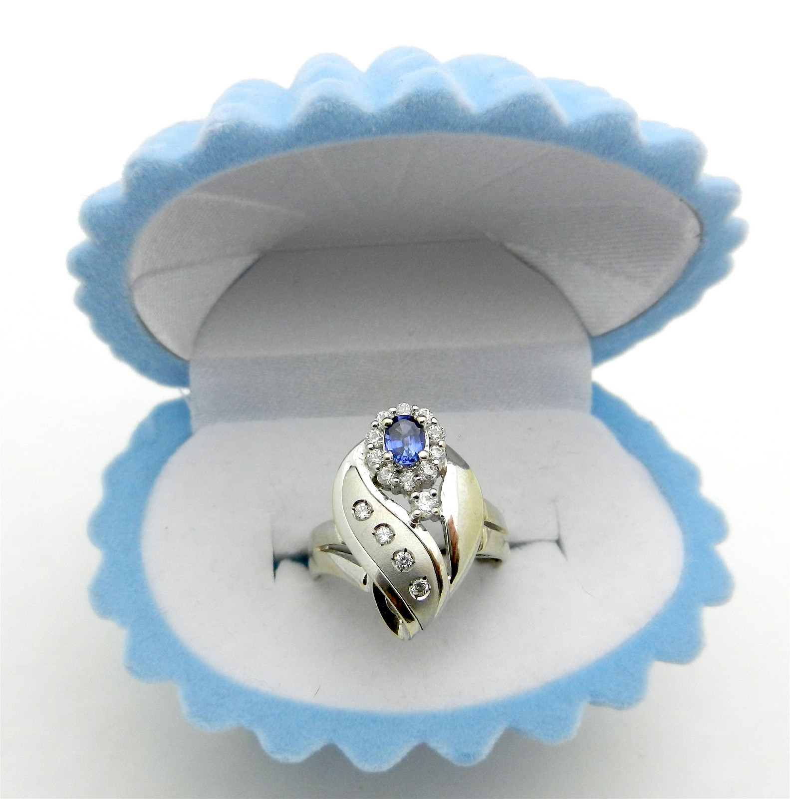 Solid 14k White Gold Ring with Simulated Blue Sap… - image 7
