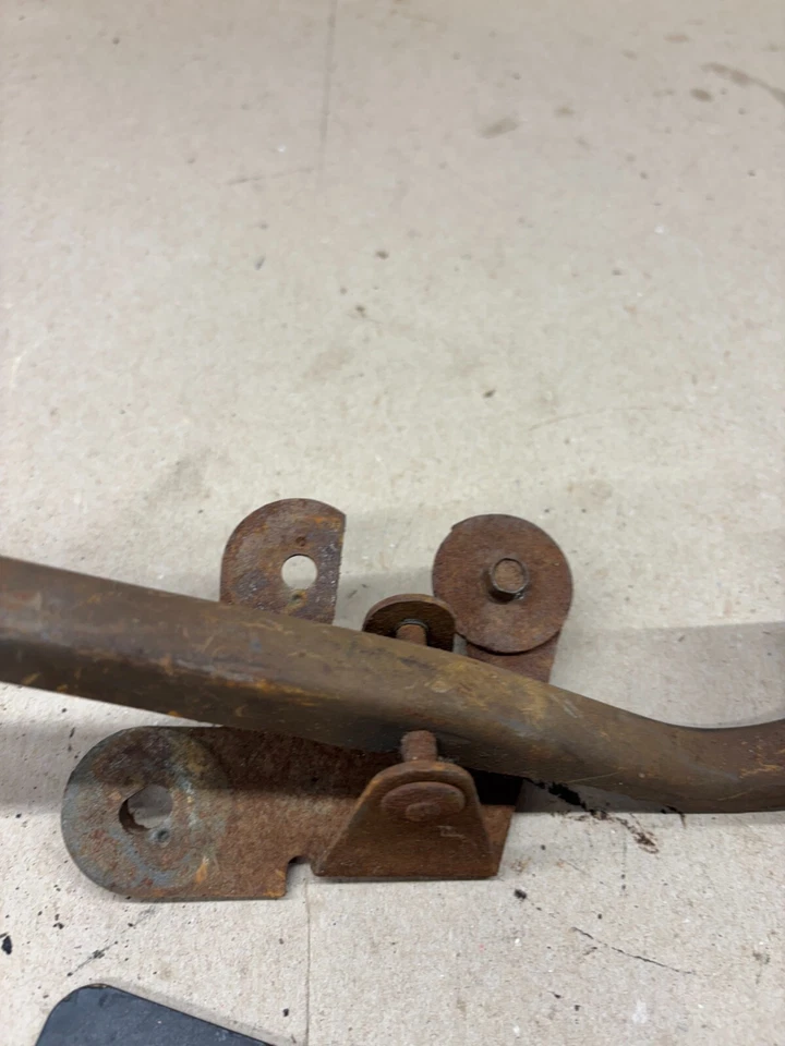 1980 1988 1990 1991 Ford f150 f250 f350 Gas Throttle Pedal Peddle Oem BRACKET - Image 4 of 4