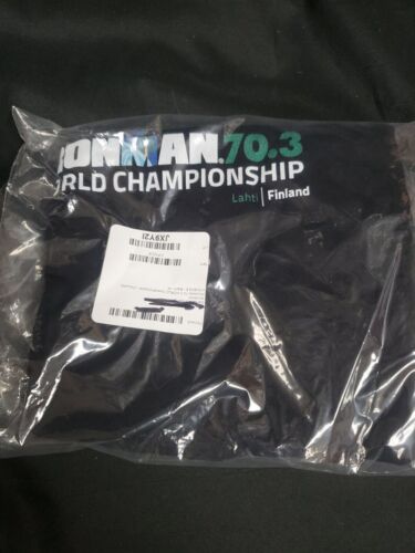 Camiseta IRONMAN 70.3 Campeonato Mundial Lahti Finlandia 2023 Negra Mujer Talla M NUEVO - Imagen 2 de 2