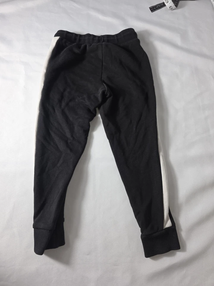 Calça de moletom casual PUMA Youth Girls tamanho 5 preto/branco - Imagem 2 de 4