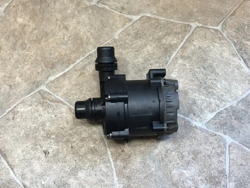 BMW 5 G30 ZUSATZWASSERPUMPE 8638237 2.0 Benzin 120kw 2017
