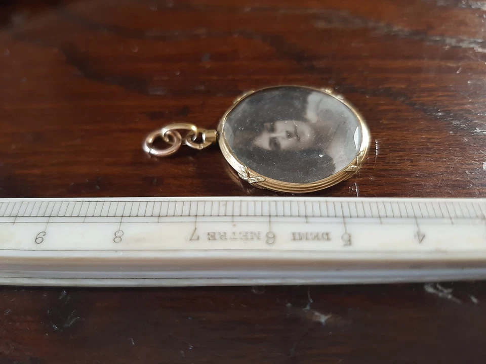 Ciondolo- Portafoto- Oro - Epoca 800 - Immagine 3 di 4