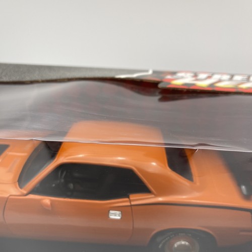 Racing Champions STREET HEAT scala 1:18 1970 PLYMOUTH HEMI CUDA - Foto 3 di 20
