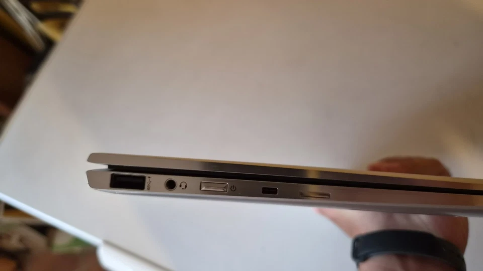 HP EliteBook X360 1040 G6 · i5-8365U · 8GB · 238GB, foto 3 di 5
