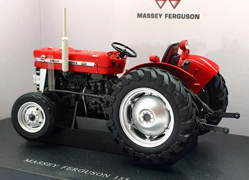 Universal Hobbies 1/32 Scale UH2785 - Massey Ferguson 135 - Red - Image 2 of 4