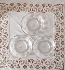 Vintage 3er Set kleine Glas-Sch&auml;lchen / Untersetzer &ndash; geschliffen, Stern-Dekor