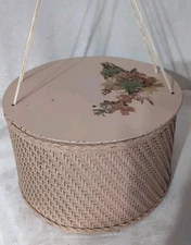 1940s Pink Princess Wicker Sewing Basket 11"W X 6.5"H, Thread Rack For 9 Spools