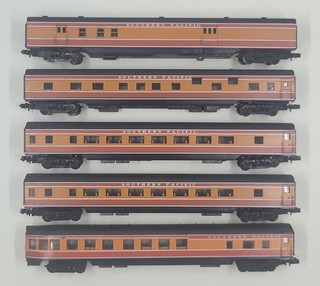 LOT of 5 N Scale Con Cor Southern Pacific Railroad Passenger Cars