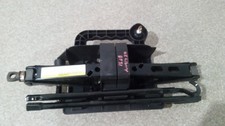 2004-2007 Jeep Liberty Emergency Spare Tire Jack Tool Kit Assembly 52129395aa 2004-2007 Jeep Liberty Emergency Spare Tire Jack Tool Kit Assembly 52129395aa