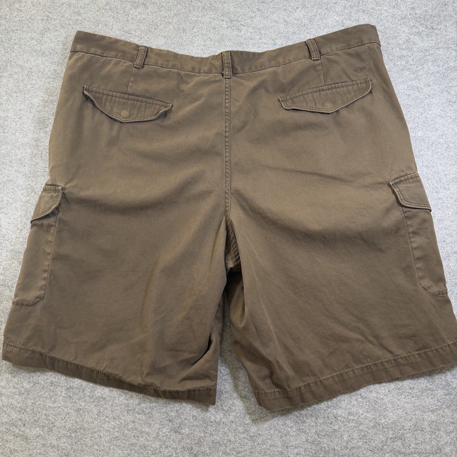 Dockers Cargo Shorts Men 46 Khaki Workwear Utility Durable Snap Pocket 11 Inseam thumbnail 2