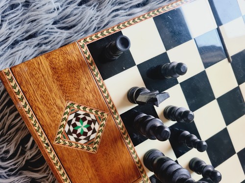 Vintage inlaid Marquetry chess Wooden Hand Crafted (1× Pawn Missing) - Foto 10 di 12