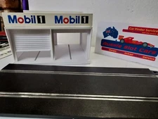 SCALEXTRIC / CARRERA PIT STOP MOBIL GARAGE BUILDING 21104 SLOTCAR 1/32 - GC