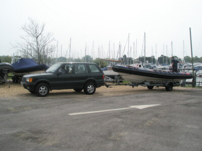Foto 6x4 Ein landgestützter Job für den Skipper in Chichester Marina Dell Quay c2008