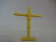 Figurka do zabawy i kolekcjonerska / Stara zabawka / Krzyż Jezusa - rozmiar 42 mm