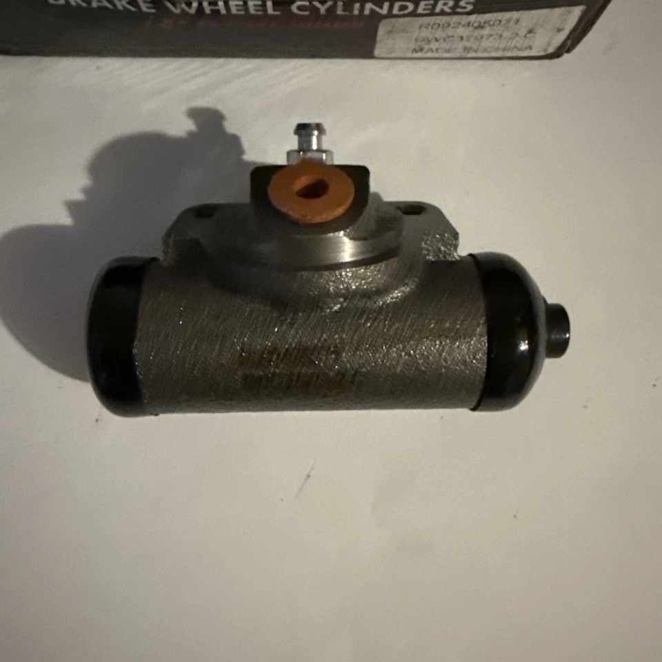 Cilindro de rueda trasera 68KJRP88 para Pontiac Firebird 1993 1994 1995 1996 1997 Foto 2 de 4