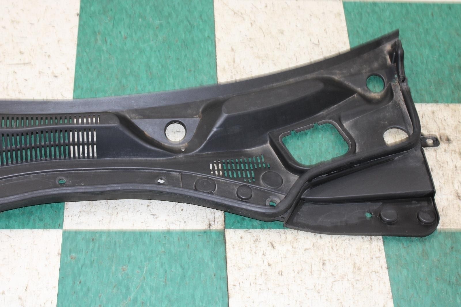 Maserati Quattroporte 2014-2021 Front Windshield wiper motor