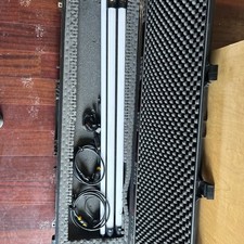 Quasar Science Tube Light Kit   2x Rainbow 4ft  1x Daylight 2ft  Case  Stands