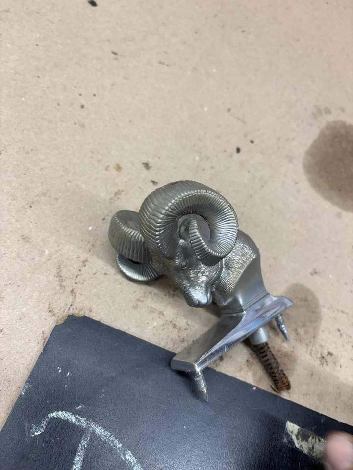 81 1982 1984 85 Dodge Ram Truck W150 D250 D350 D150 Hood Ornament 4215517 Oem Oe - Image 3 of 4