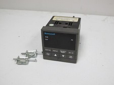 HONEYWELL DC200H-0-000-1FC000-0 UDC2000 MINI-PRO TEMPERATURE CONTROLLER,USED