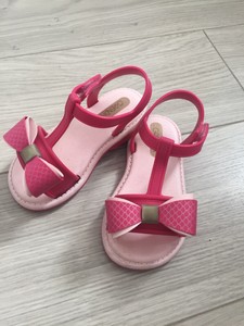 infant girl sandals