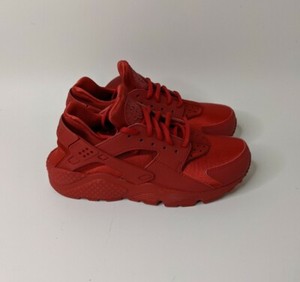 red huaraches size 7