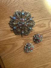 Emmons Vintage Brooch And Clip On Earrings Set Multicolor Great Condition