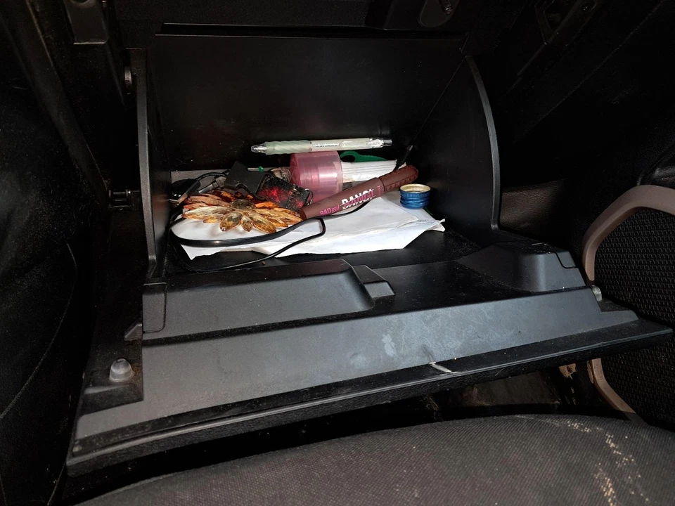 Used Glove Box fits: 2016 Jeep Renegade  Grade A - Image 2 of 4