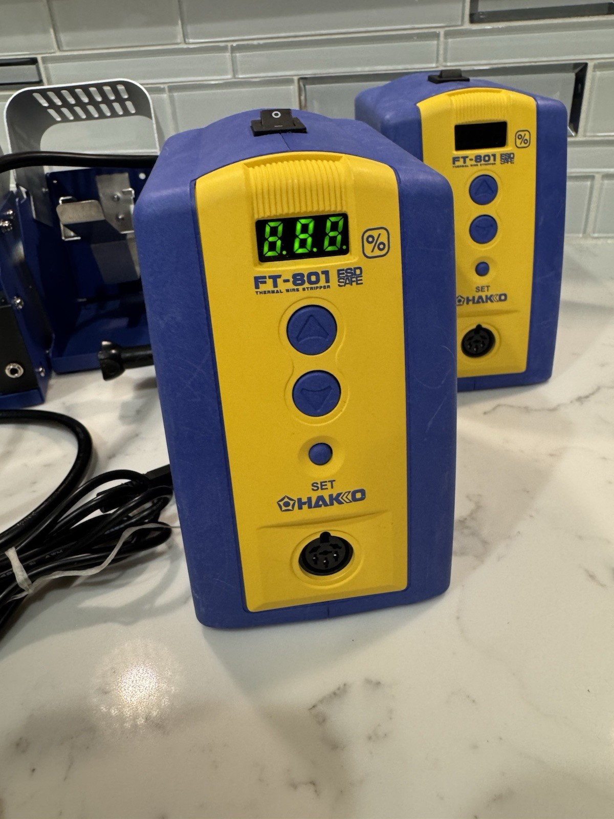 Lot 2 Hakko FT-801-02 Thermal Wire Stripper 60Hz Digital Power & C5012 Holder