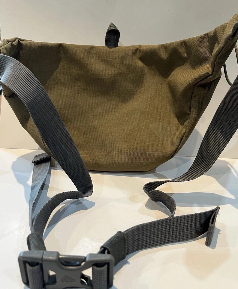 Riñonera Kelty Tan Cintura Pack, 2 Bolsillos con Cremallera, 7”x14”, Correas Grises, Paquete de Senderismo Foto 4 de 4