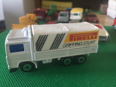 MATCHBOX - VOLVO - PIRELLI TIRE GRIPPING STUFF BOX TRUCK - CHINA - 1:80 B407