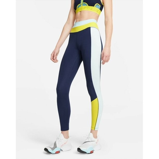 Nike swoosh Colorblocked 7/8 length 