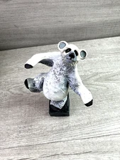 2003 Worldwide Rick J. Rowley Resin Figurine of Polar Bear On One Foot 5.5"