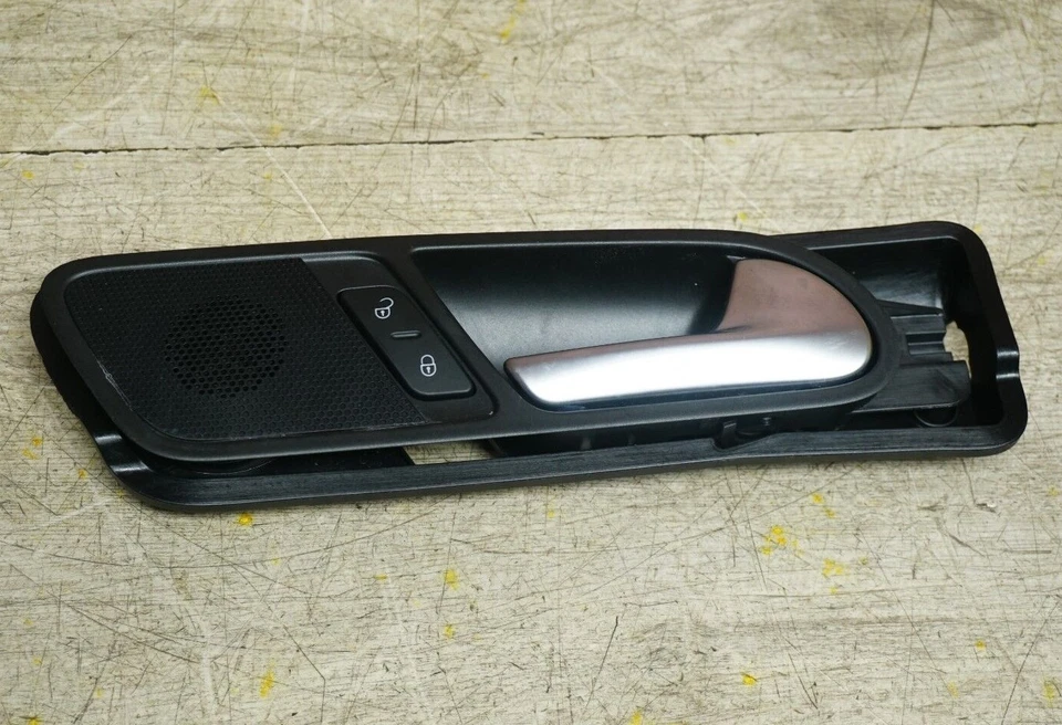 2012-2016 VOLKSWAGEN TIGUAN REAR RIGHT INTERIOR DOOR HANDLE W/ LOCK SWITCH OEM - Image 3 of 4