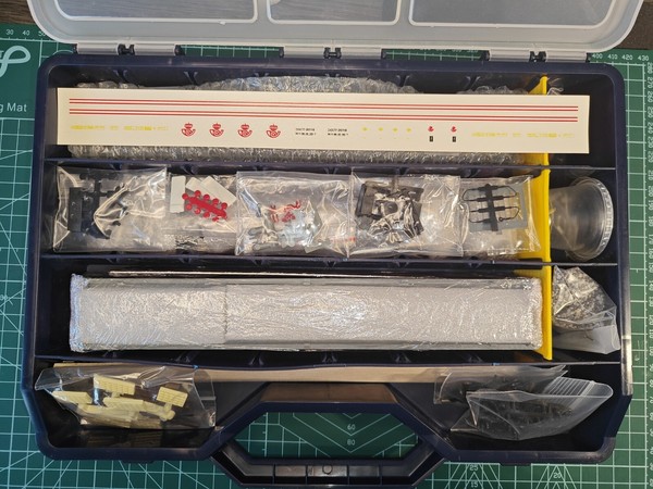 ELECTROTREN RENFE Correos H0 para montar