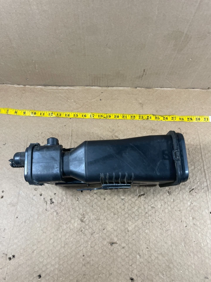 Mercedes-Benz ML350 GL450 2006-2013 combustible EVAP carbón bote caja vapor OEM. Foto 2 de 4