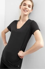 GapFit Moisture Wicking Short Sleeve Shirt Women’s Medium