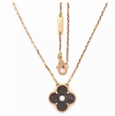 2023 Limited Edition Vintage Alhambra Pendant Necklace