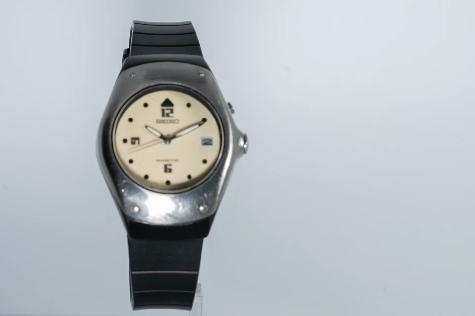 Seiko Arctura Kinetic 5M42 0E49 | 1998 | Jorg Hysek Design | Híbrido | Luminoso - Imagem 3 de 4