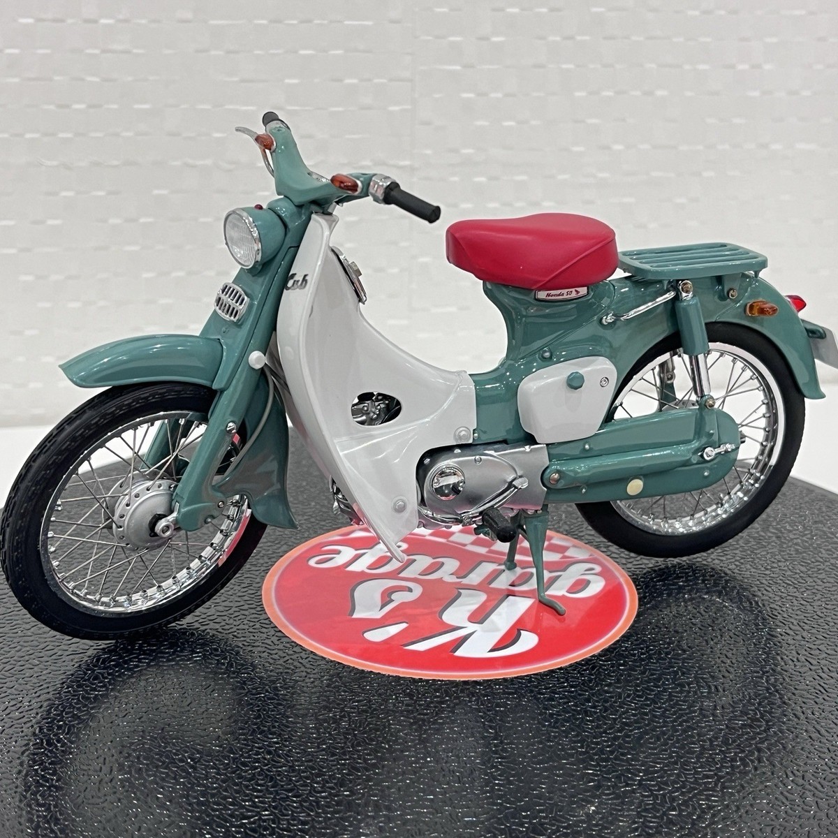 ジャンク品　EBBRO ホンダ スーパーカブ 1/10 スケール EBBRO 1/10 Honda Super Cub C100 Green Red-saddle Japan Bike