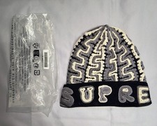 Supreme Yarn Appliqu Beanie FW24BN39Black