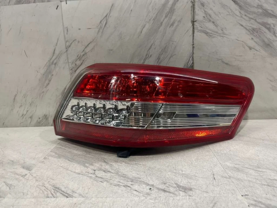 Toyota Camry 2009 2011 conjunto de luces traseras exteriores OEM lado del pasajero derecho halógeno Foto 3 de 4