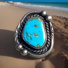 Ladies Vintage Navajo sterling silver ring with a turquoise stone 9