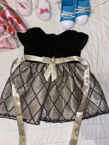 Lotto 16 pezzi bambola e outfit My Life - abiti scarpe costume da bagno giacca hangar - Foto 4 di 6