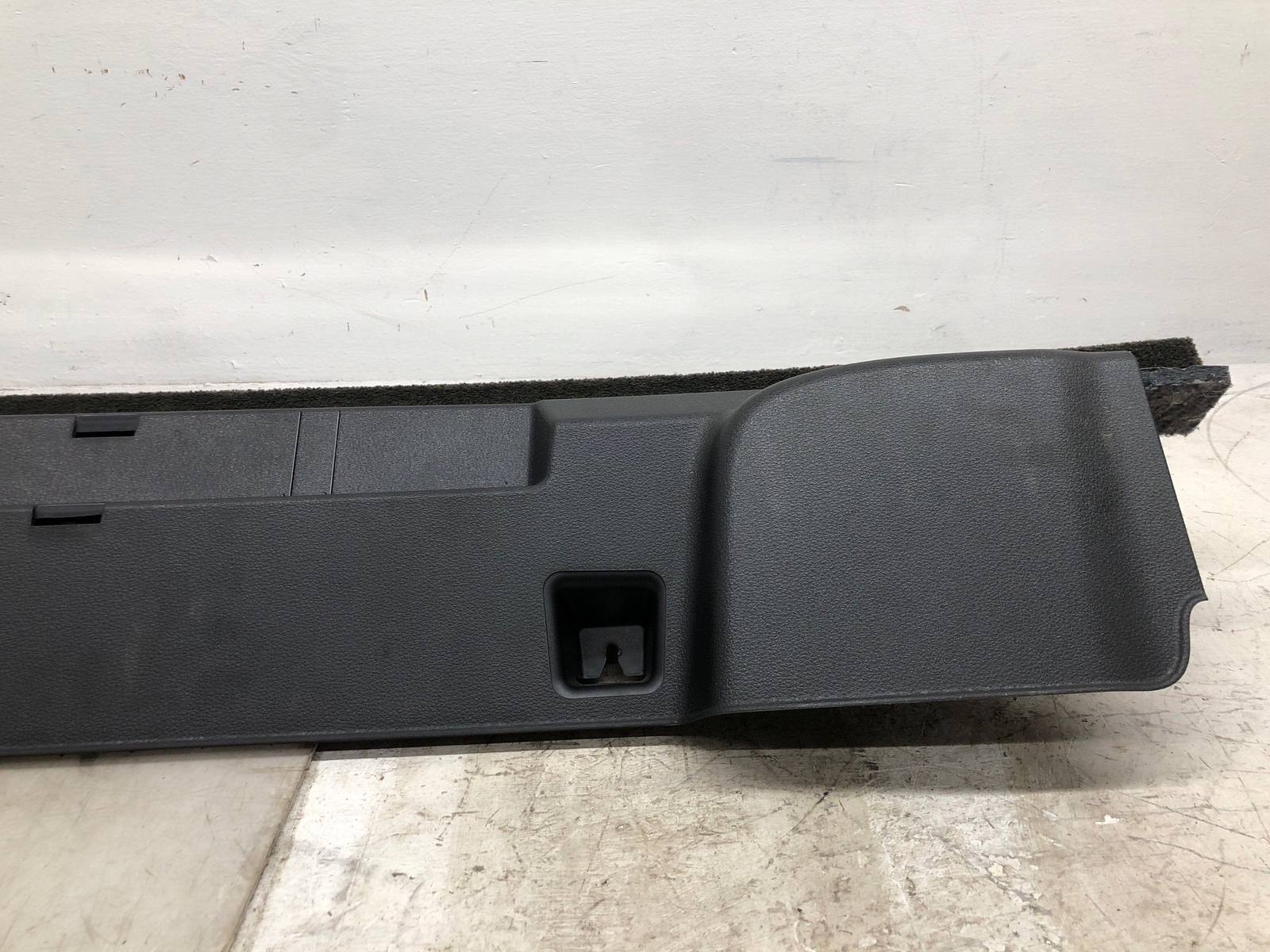 2016-2020 BENTLEY BENTAYGA REAR TRUNK SILL SCUFF PLATE COVER PANEL 36A864483