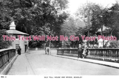 WO 1811 - Old Toll House & Brige, Bewdley, Worcestershire