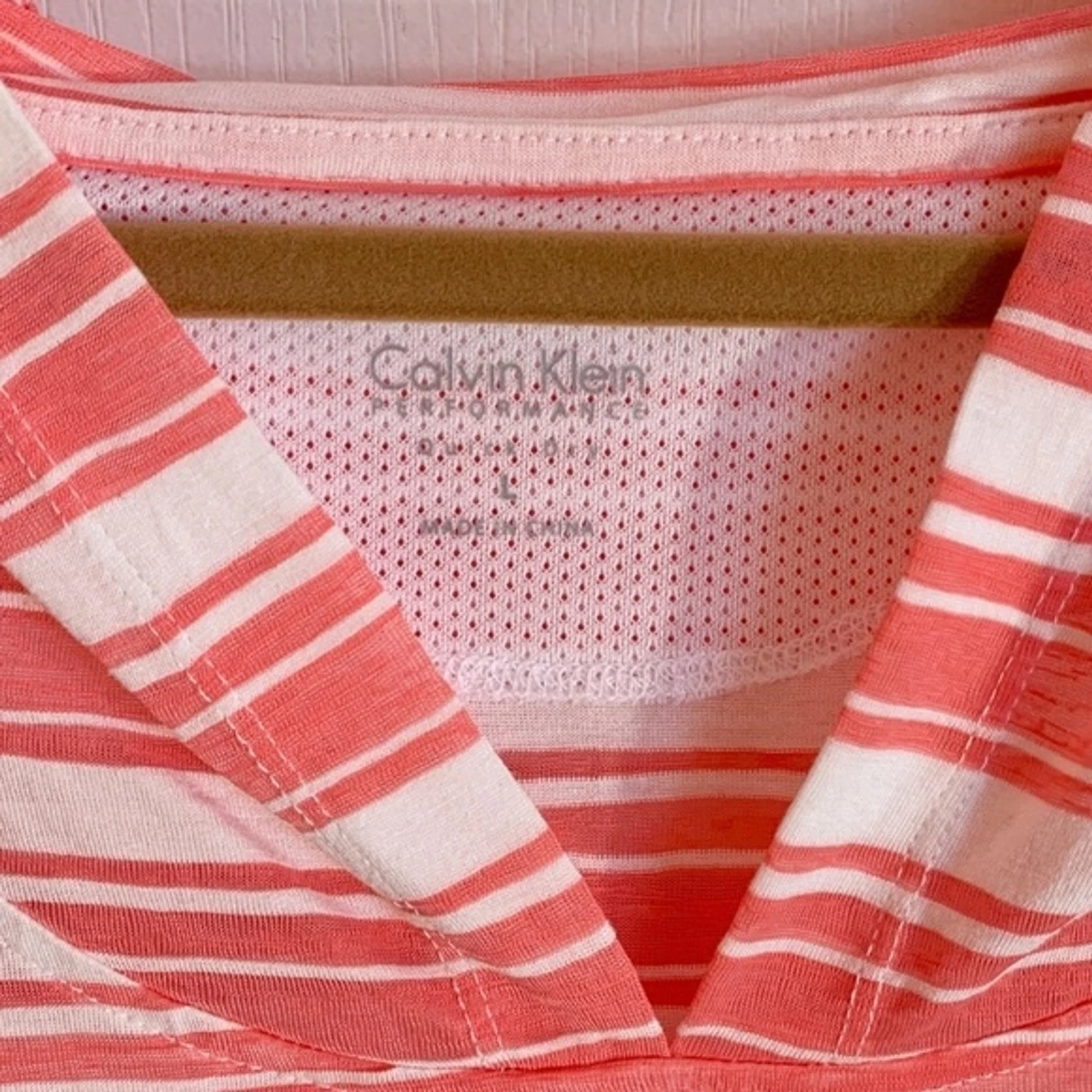 VETEMENTS Felpa con cappuccio Calvin Klein Sheer Performance Athletic rosa e bianca a righe taglia large